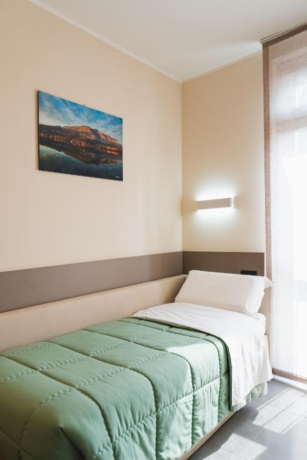 Parini Hotel Bosisio Parini Luaran gambar