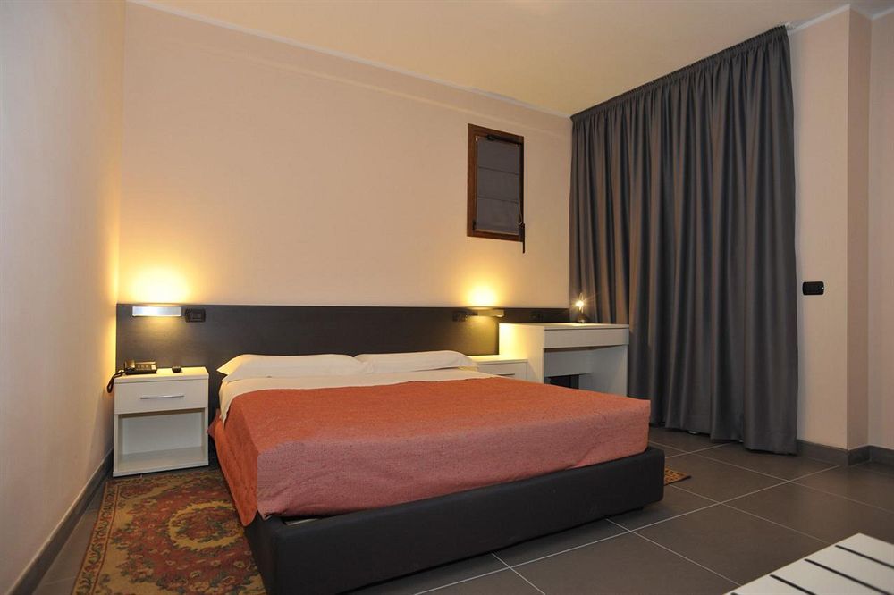 Parini Hotel Bosisio Parini Luaran gambar