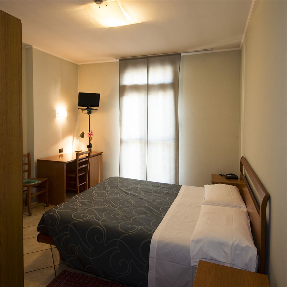 Parini Hotel Bosisio Parini Luaran gambar