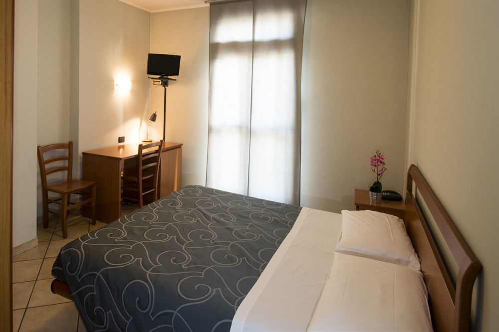 Parini Hotel Bosisio Parini Luaran gambar